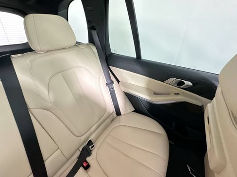 Used 2022 BMW X5 sDrive40i w/ Premium Package RWD image 14