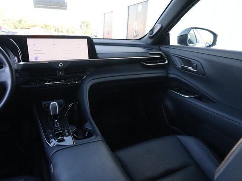 Used 2024 Toyota Crown image 25