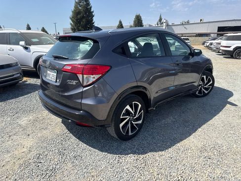 Used 2019 Honda HR-V Sport image 4