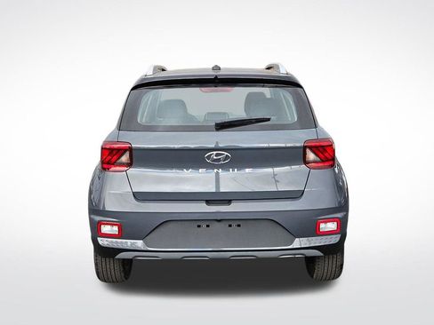 Used 2026 Hyundai Venue SEL FWD image 4