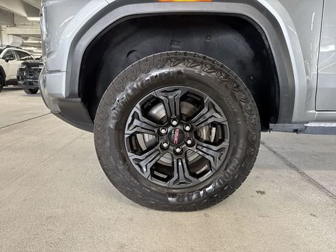 Used 2024 GMC Canyon Elevation w/ Convenience Package RWD image 10