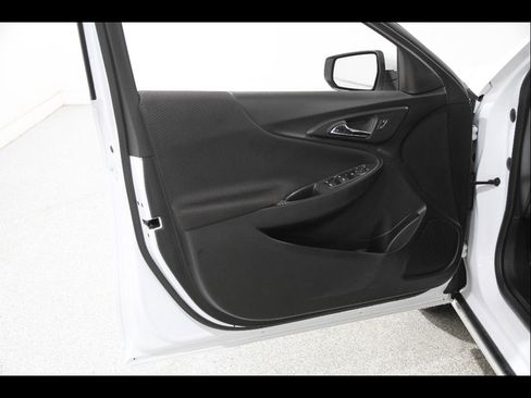 Used 2024 Chevrolet Malibu LT FWD image 4