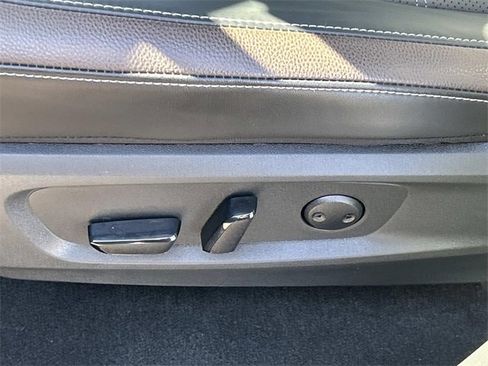 Used 2024 Nissan Pathfinder Platinum image 16