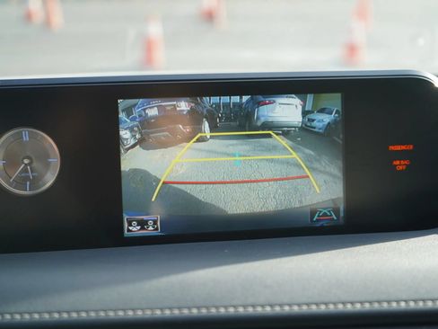 Used 2019 Lexus UX 200 FWD image 26