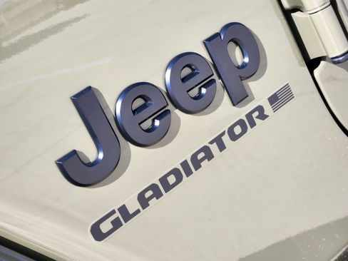 New 2025 Jeep Gladiator Sport image 8