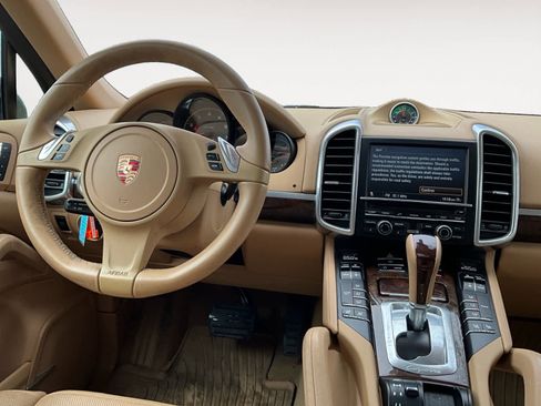 Used 2013 Porsche Cayenne image 13