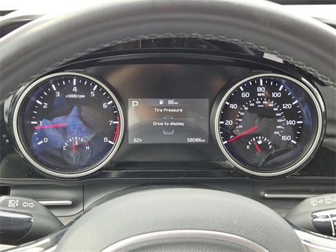 Certified 2024 Kia Carnival EX image 26