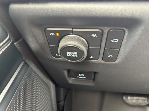 New 2025 Ford Expedition Max Platinum w/ Driver's Package image 20