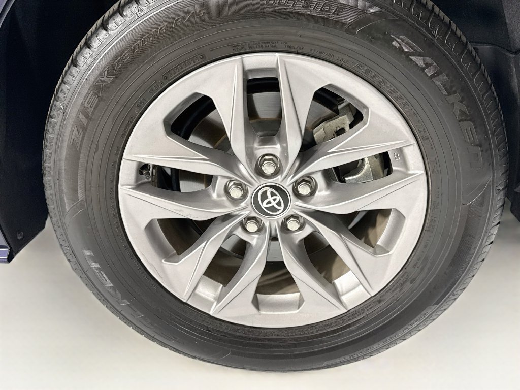 Used 2026 Toyota Sienna XLE FWD image 30