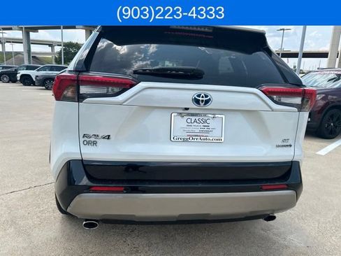 Used 2024 Toyota RAV4 SE AWD/4WD image 8