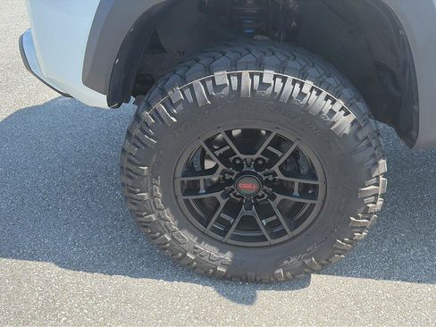 Used 2021 Toyota Tacoma TRD Off-Road w/ Technology Package AWD/4WD image 8