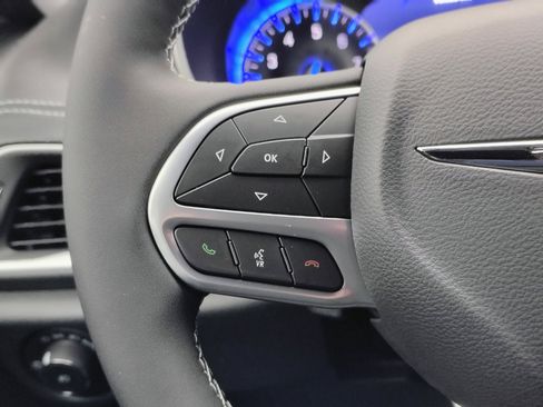 New 2026 Chrysler Pacifica Select FWD image 32
