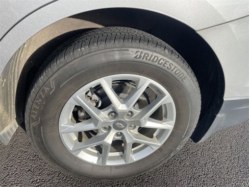 Used 2023 Chevrolet Equinox LT w/ LPO, Floor Liner Package image 8