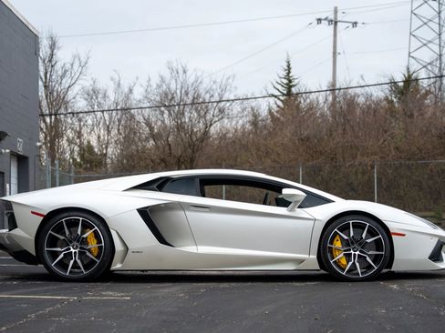 Used 2013 Lamborghini Aventador LP 700-4 image 9
