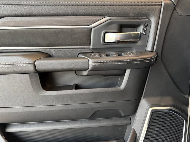 New 2026 RAM 2500 Laramie AWD/4WD image 15