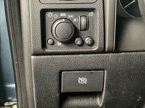 Used 2006 HUMMER H3 Luxury image 25