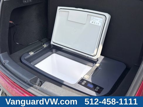 Used 2025 Tesla Model Y Long Range RWD image 9