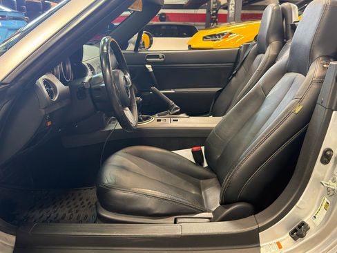 Used 2007 MAZDA MX-5 Miata Grand Touring w/ Premium Pkg RWD image 17