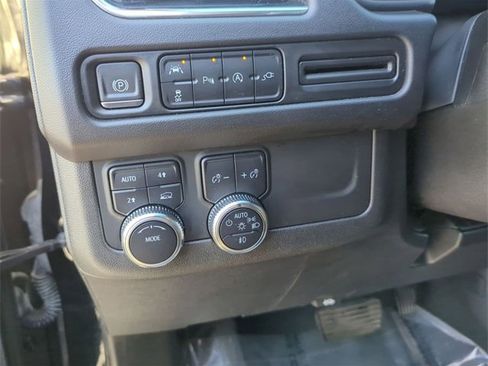 Certified 2022 GMC Yukon SLE w/ Gmc Pro Safety Plus Package image 17