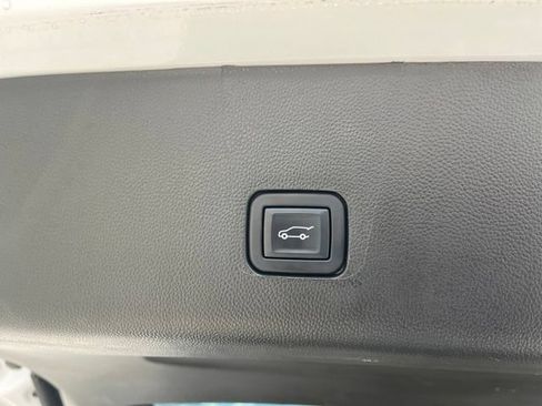 Used 2022 Chevrolet Traverse Premier w/ LPO, Floor Liner Package FWD image 7