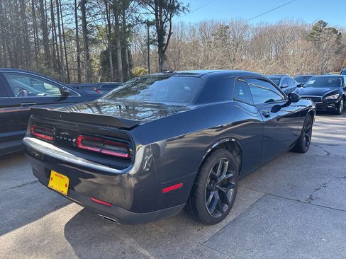 Used 2019 Dodge Challenger SXT w/ Blacktop Package image 5