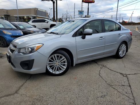 Used 2014 Subaru Impreza 2.0i Premium image 5