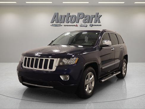 Used 2012 Jeep Grand Cherokee Limited w/ Mopar Chrome Edition Group AWD/4WD image 5