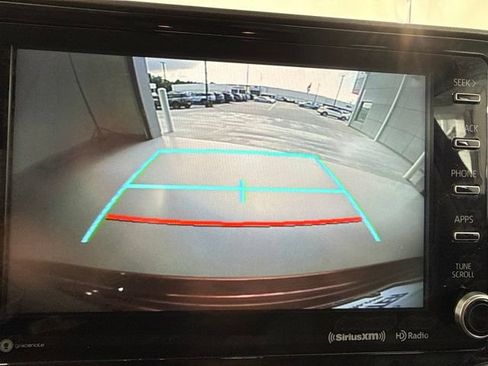 Used 2021 Toyota Highlander XLE FWD image 27