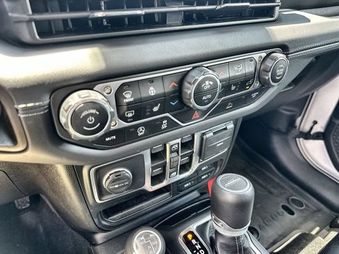 Used 2025 Jeep Gladiator Sport AWD/4WD image 27