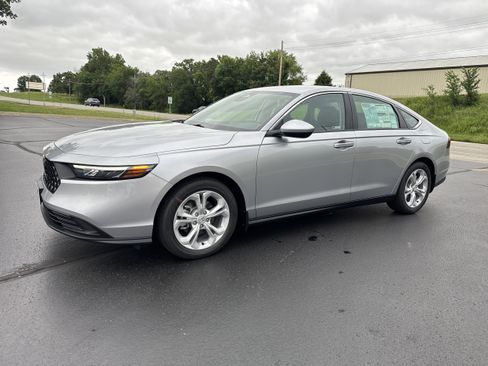 New 2026 Honda Accord LX image 2