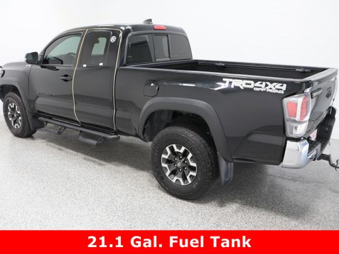 Used 2023 Toyota Tacoma TRD Off-Road image 9