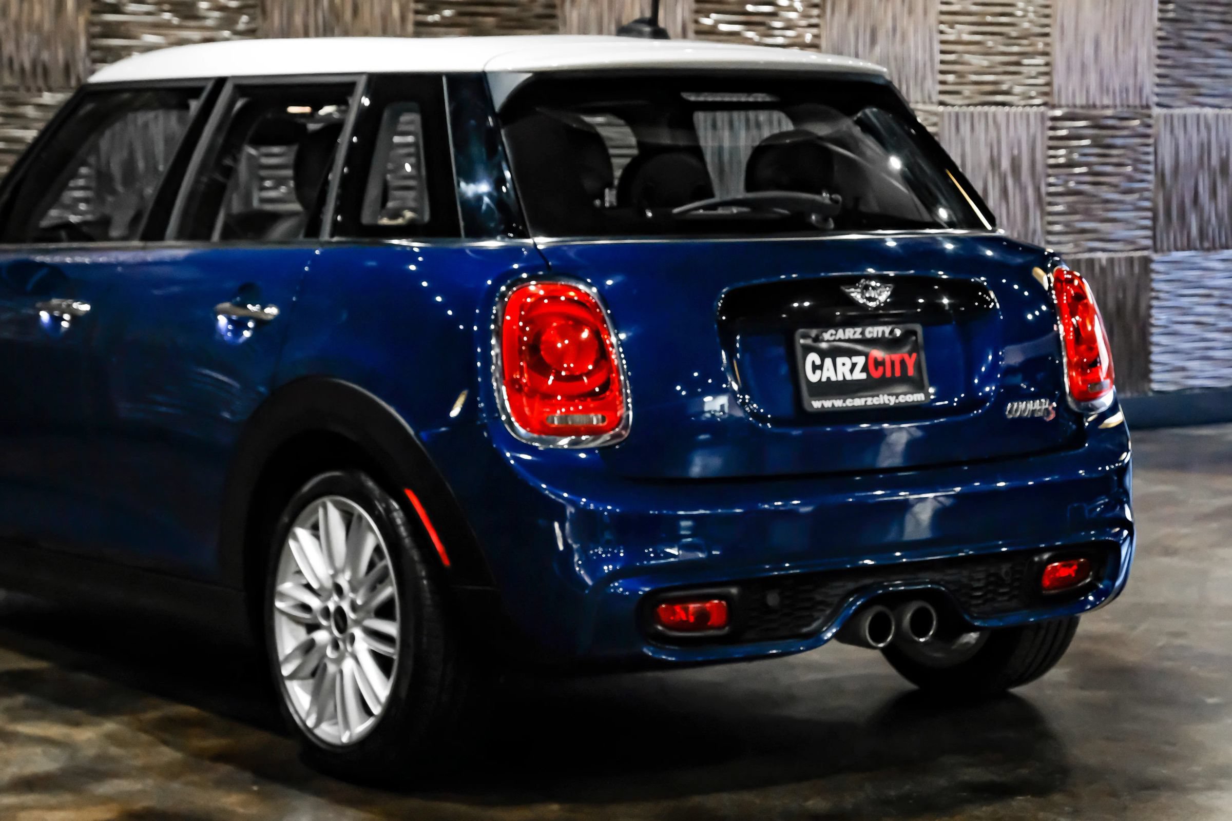 Used 2018 MINI Cooper S w/ Premium Package FWD image 18