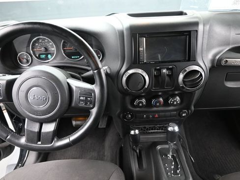 Used 2015 Jeep Wrangler Sport w/ Quick Order Package 24S AWD/4WD image 19