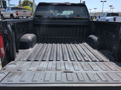 Certified 2023 GMC Sierra 1500 SLT AWD/4WD image 28