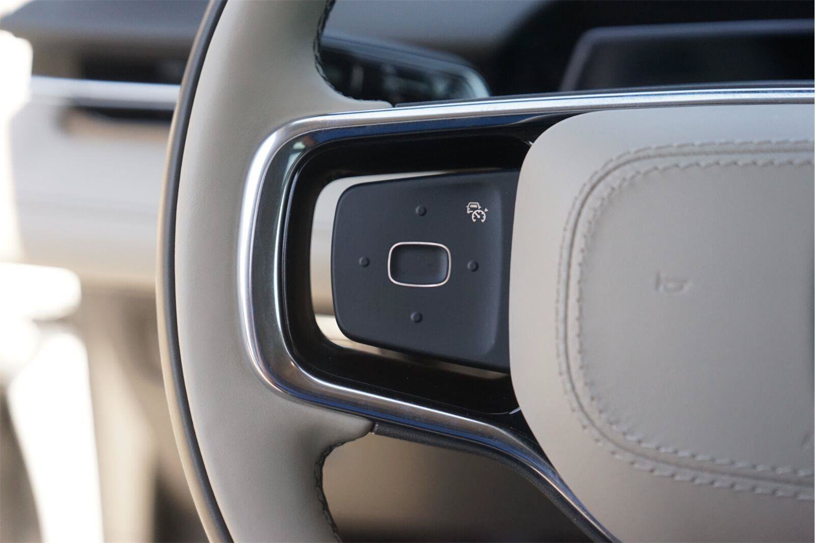 Used 2025 Lincoln Nautilus Reserve AWD/4WD image 23