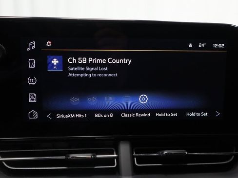 Used 2024 Chevrolet Trax RS w/ Driver Confidence Package image 2