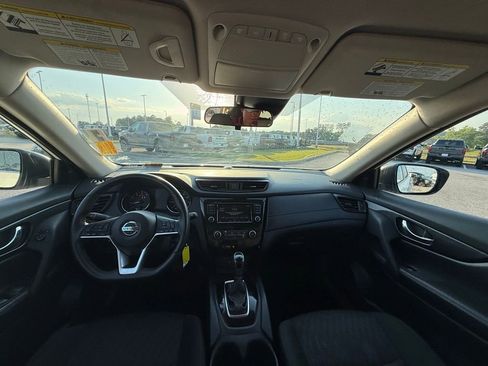 Used 2019 Nissan Rogue S w/ Special Edition Package FWD image 12