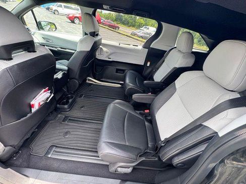 Certified 2025 Toyota Sienna XSE AWD/4WD image 18