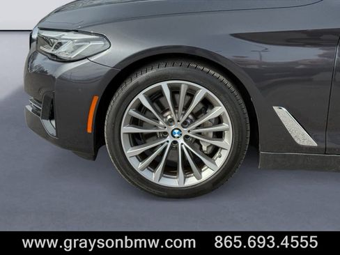 Used 2022 BMW 530i xDrive w/ Premium Package image 9