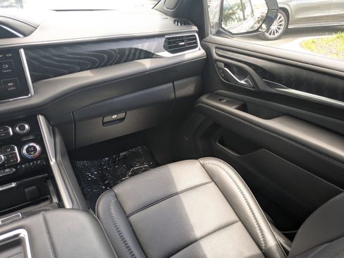 Used 2023 GMC Yukon Denali AWD/4WD image 18