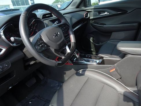 Used 2023 Chevrolet TrailBlazer RS FWD image 11