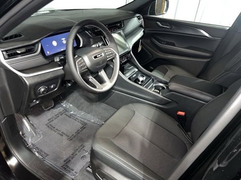 New 2025 Jeep Grand Cherokee Laredo X w/ Luxury Tech Group I image 11