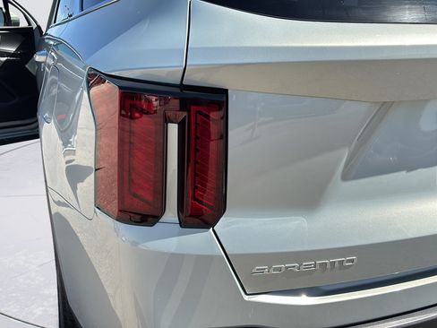 Certified 2026 Kia Sorento LX FWD image 39