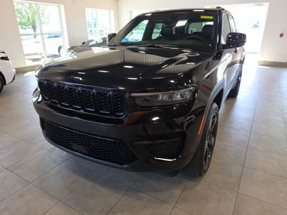 Used 2024 Jeep Grand Cherokee Altitude