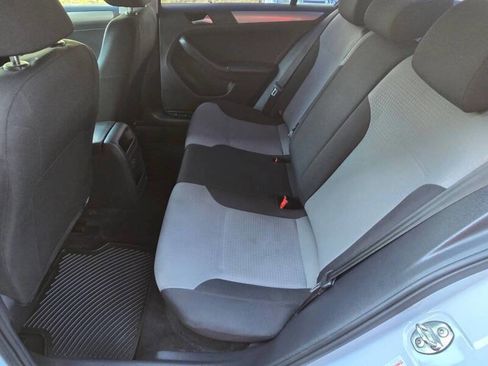 Used 2017 Volkswagen Jetta S image 14