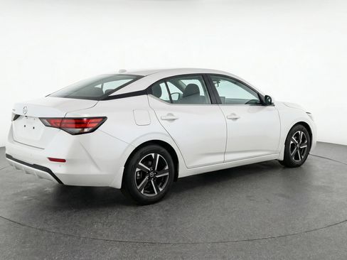 Used 2025 Nissan Sentra SV FWD image 9