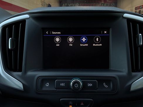 Used 2024 GMC Terrain SLE FWD image 29