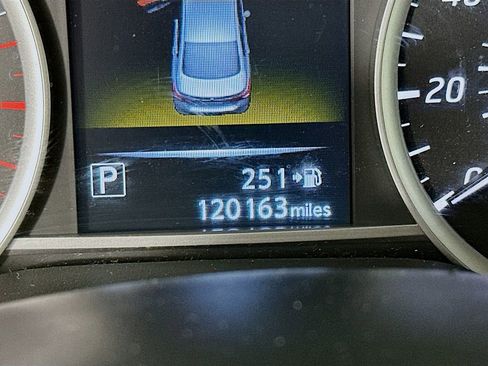 Used 2017 Nissan Sentra SR w/ Driver's Assist Package FWD image 17
