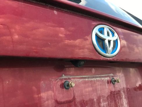 Used 2020 Toyota RAV4 XLE image 5