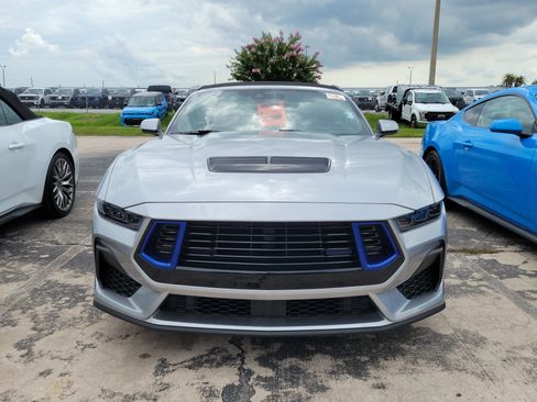 Used 2025 Ford Mustang GT Premium RWD image 2